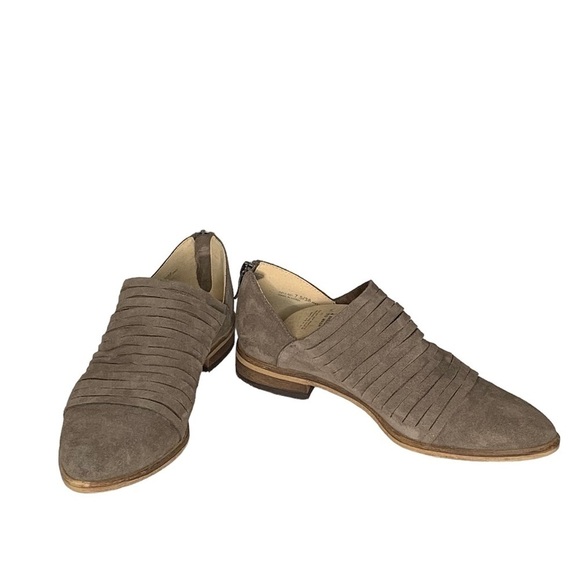 Chinese‎ Laundry Danika leather suede bootie flat in taupe color. Size 7.5 - Picture 2 of 8